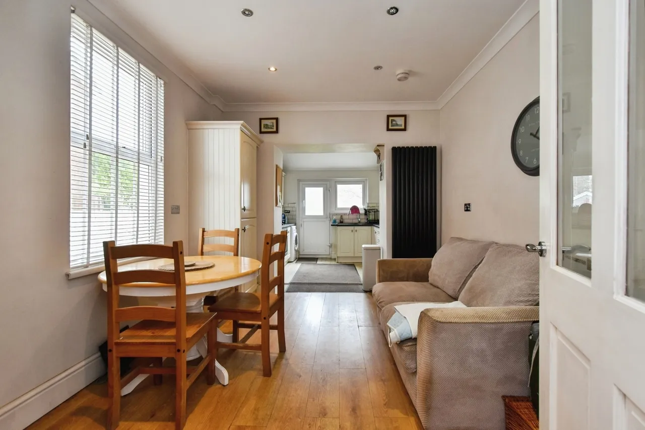 Tycroes Road, Tycroes, SA18, photo 5