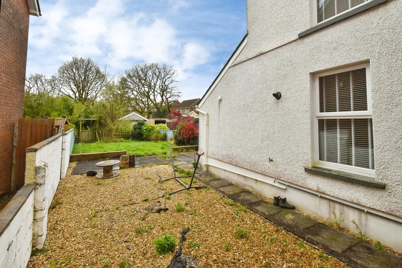 Tycroes Road, Tycroes, SA18, photo 15