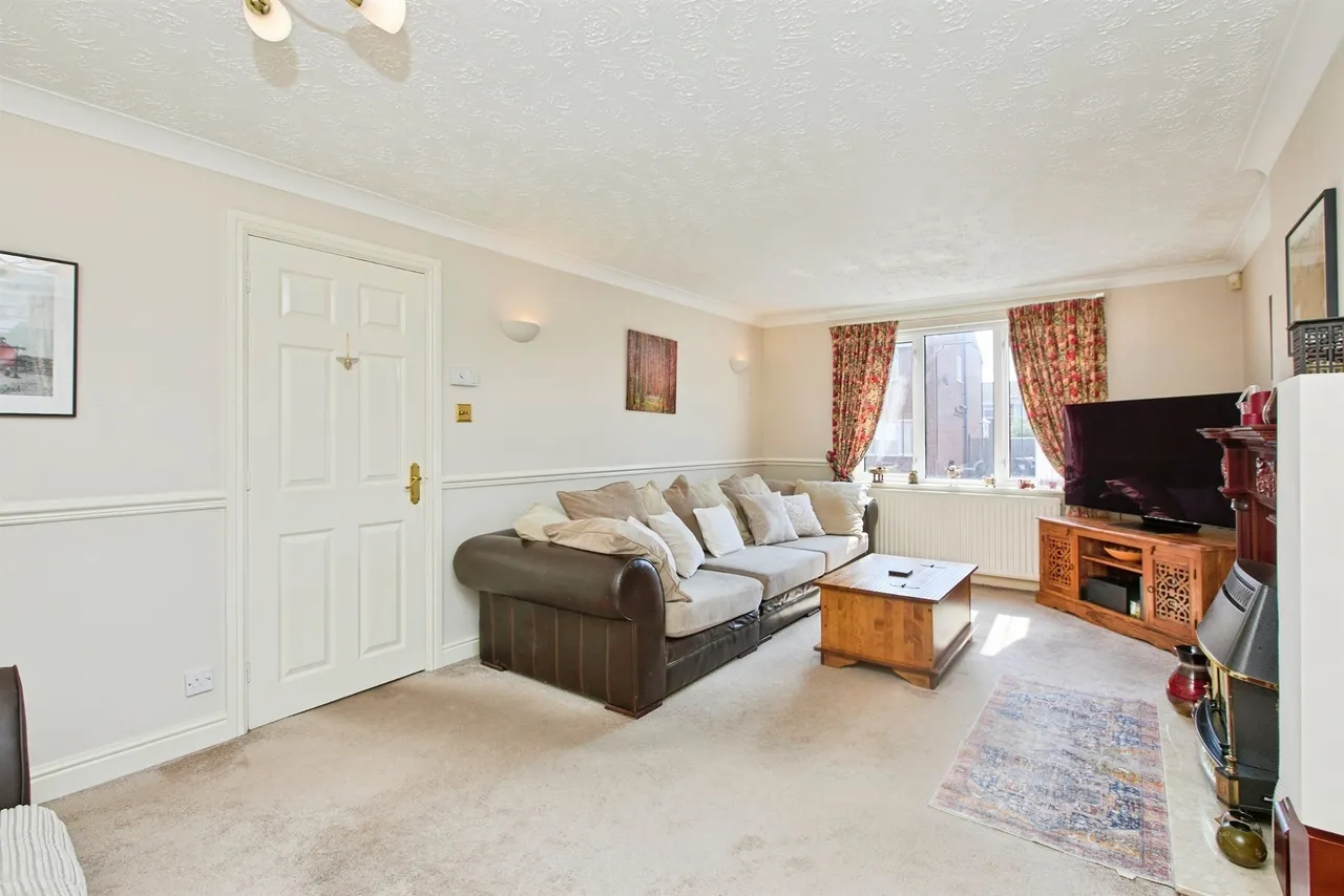 Jennings Way, Burton-On-Trent, DE14, photo 5