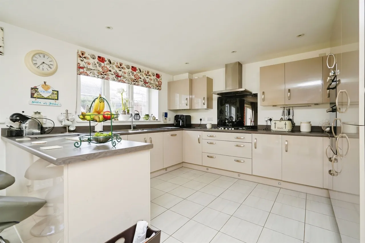 Camp Road, Upper Heyford, OX25, photo 7