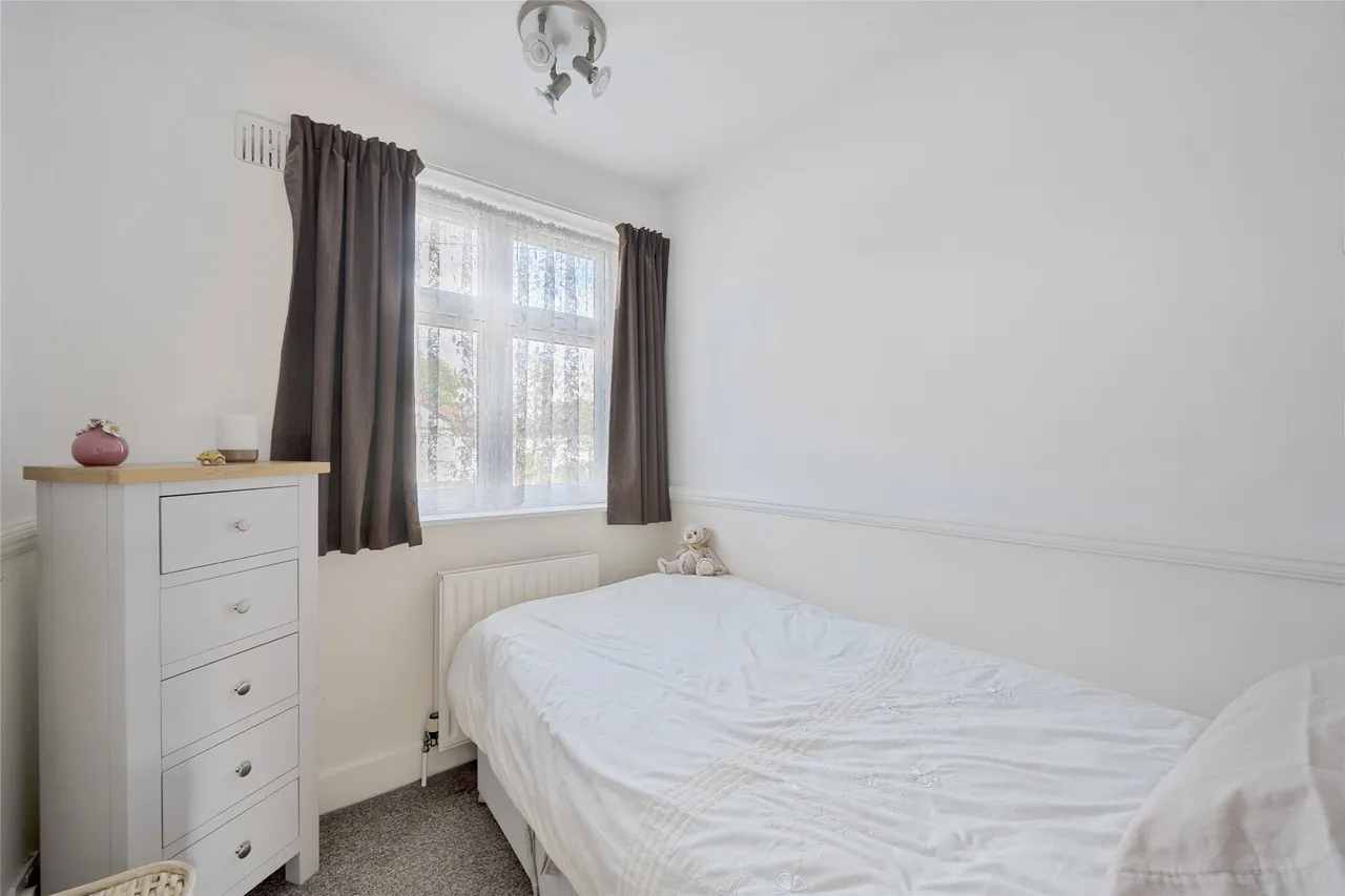 Dale Park Avenue, Carshalton, SM5 2EP, photo 9
