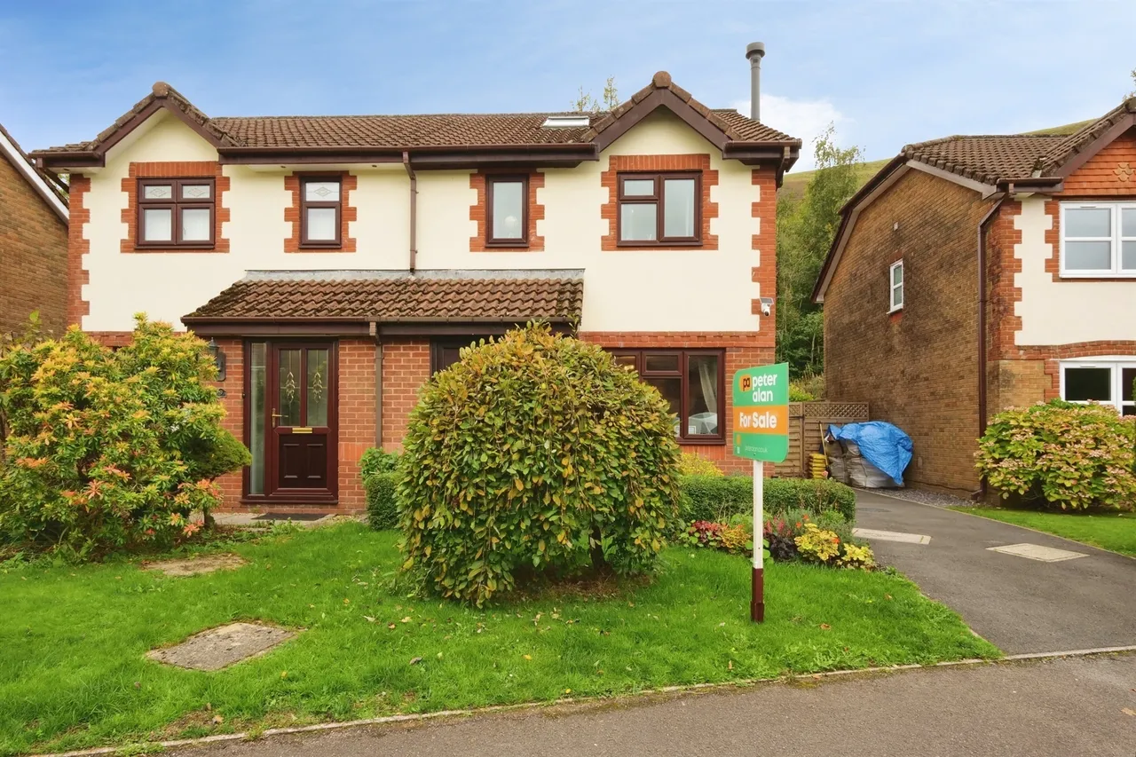 Brecon Heights Ebbw Vale, NP23, photo 30