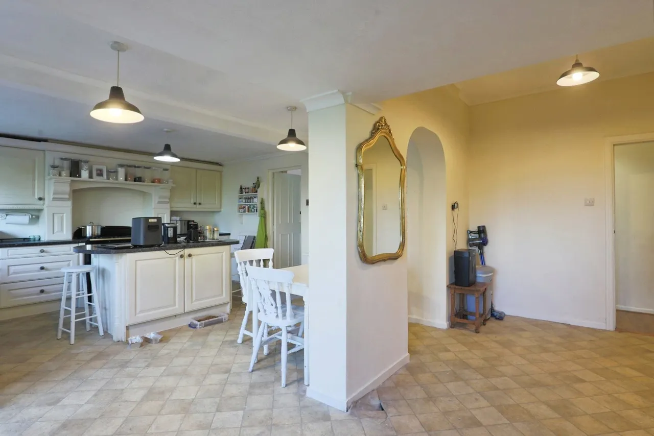 Evesham Road, Broadway, WR12, photo 4