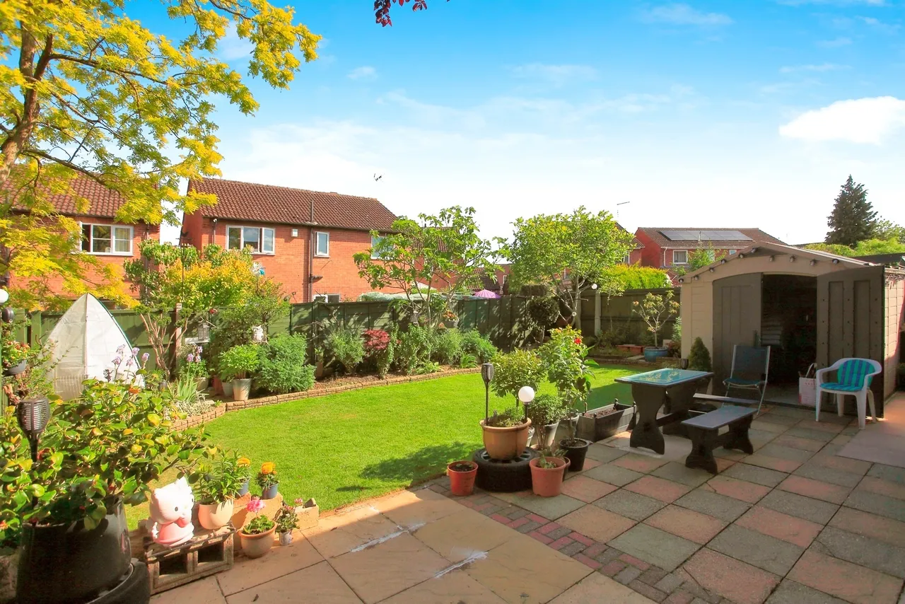 4 bed house for sale, Tarrant Peterborough, PE4