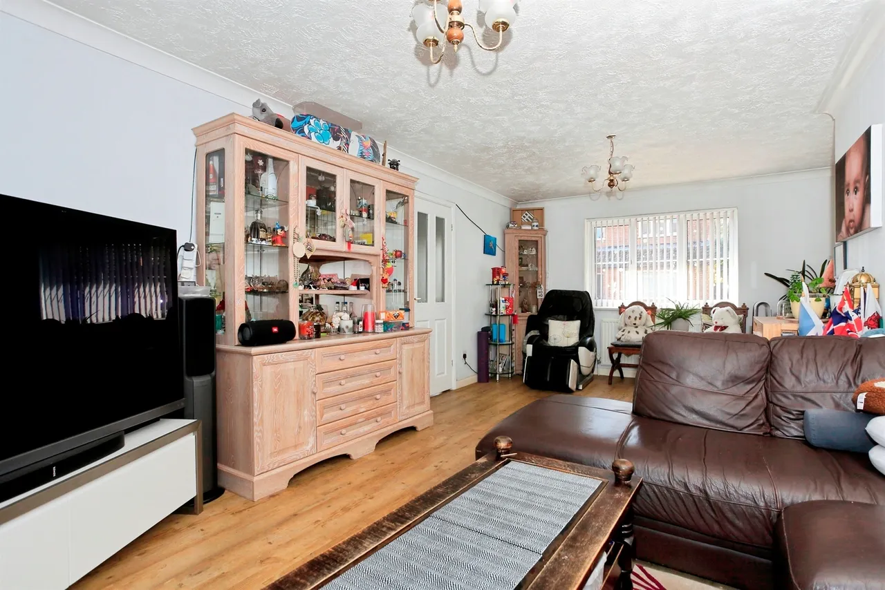 Tarrant Peterborough, PE4, photo 4