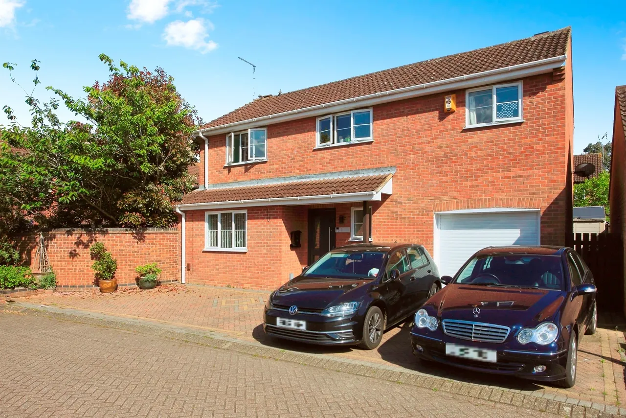 Tarrant Peterborough, PE4, photo 15
