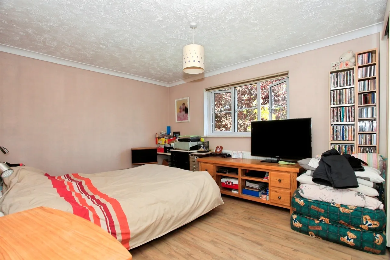 Tarrant Peterborough, PE4, photo 14