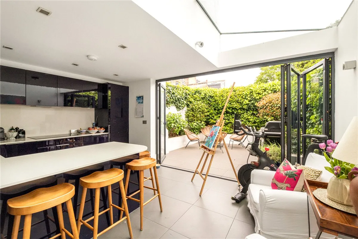 Nottingham Road, London, SW17, photo 15