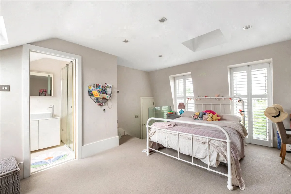 Nottingham Road, London, SW17, photo 11