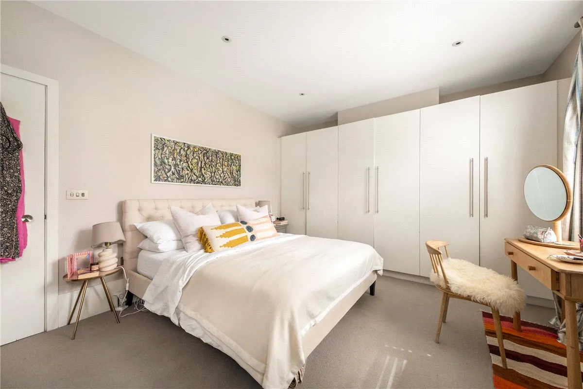 Nottingham Road, London, SW17, photo 6