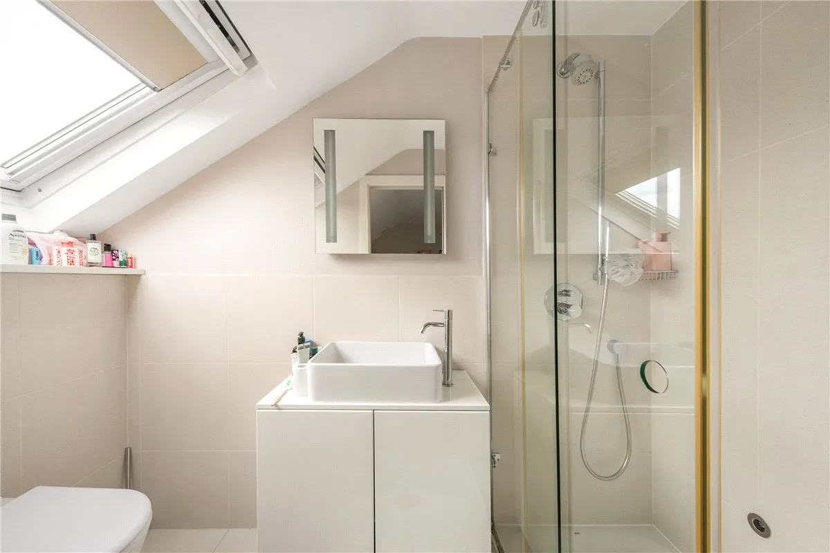 Nottingham Road, London, SW17, photo 12