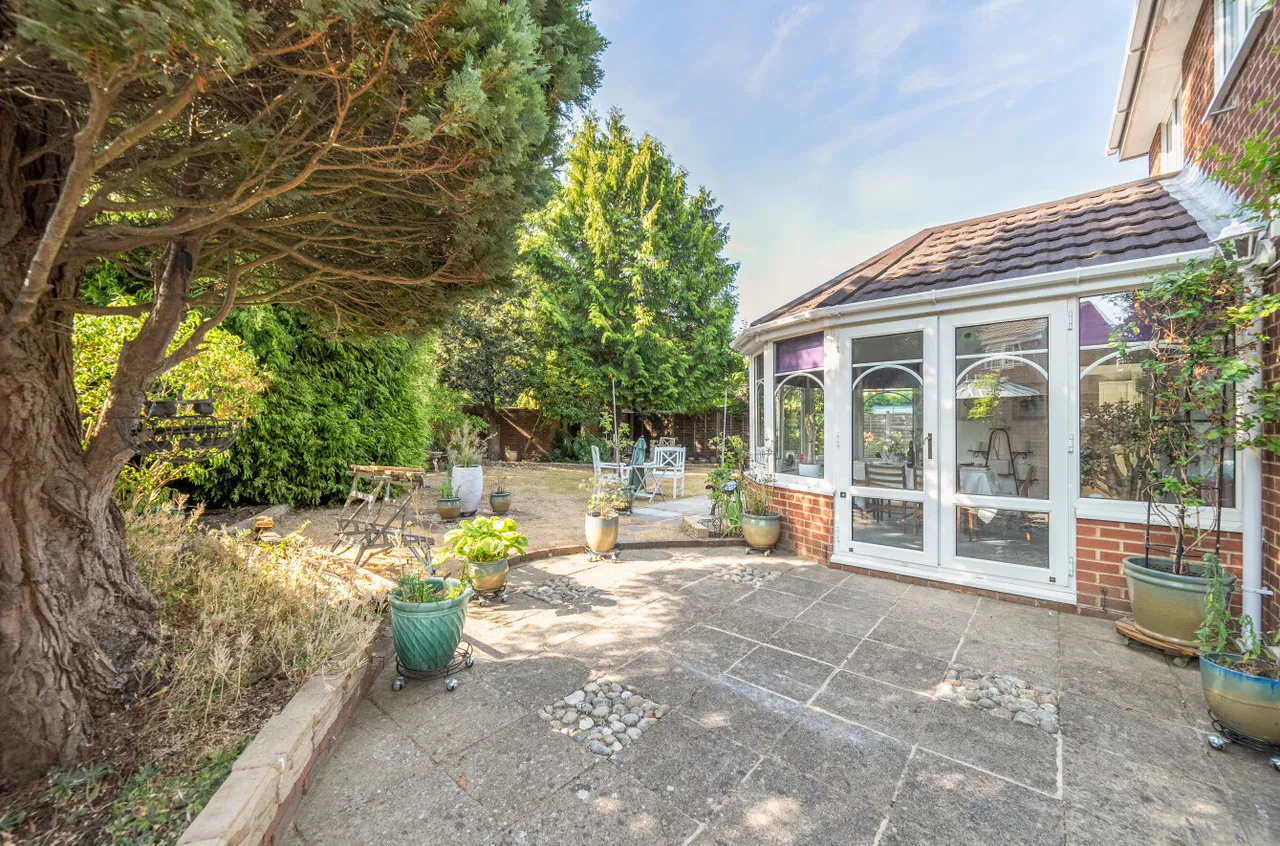 Kilmartin Gardens, Frimley, Camberley, Surrey, GU16 8XL, photo 21