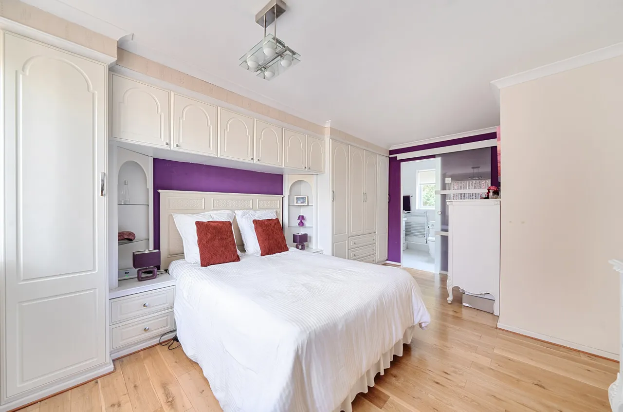 Kilmartin Gardens, Frimley, Camberley, Surrey, GU16 8XL, photo 9