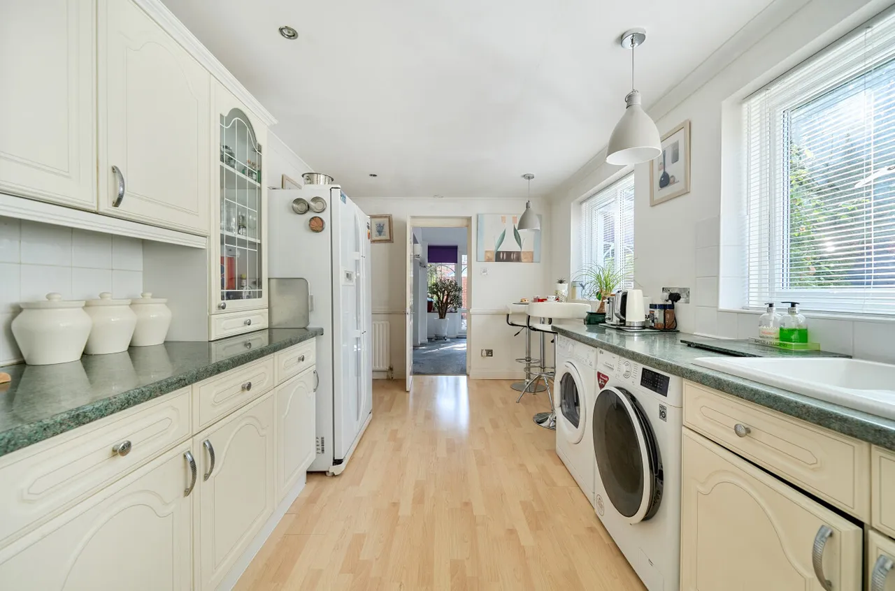 Kilmartin Gardens, Frimley, Camberley, Surrey, GU16 8XL, photo 15