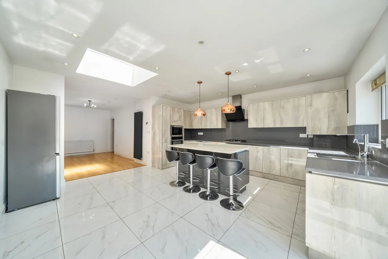 Ravenswood Crescent, Harrow, HA2, photo 39