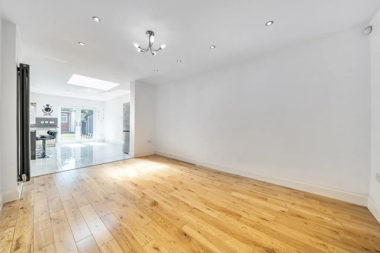 Ravenswood Crescent, Harrow, HA2, photo 20