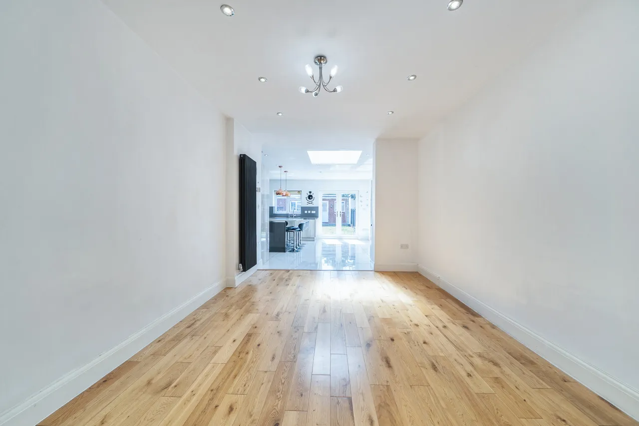 Ravenswood Crescent, Harrow, HA2, photo 36