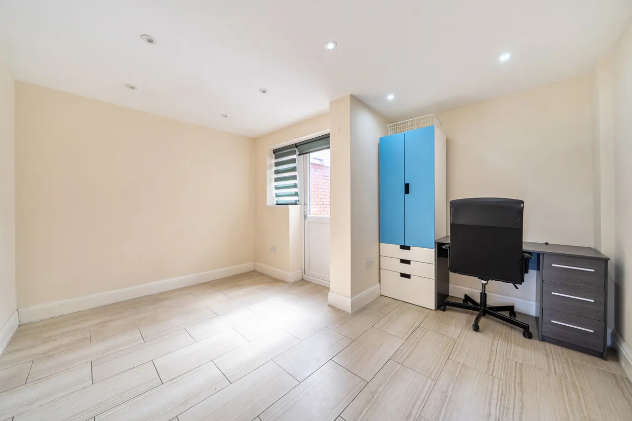 Ravenswood Crescent, Harrow, HA2, photo 31