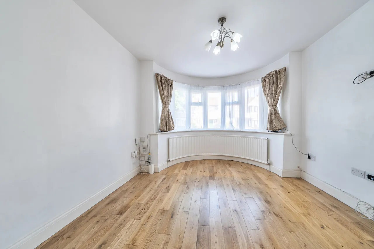 Ravenswood Crescent, Harrow, HA2, photo 23