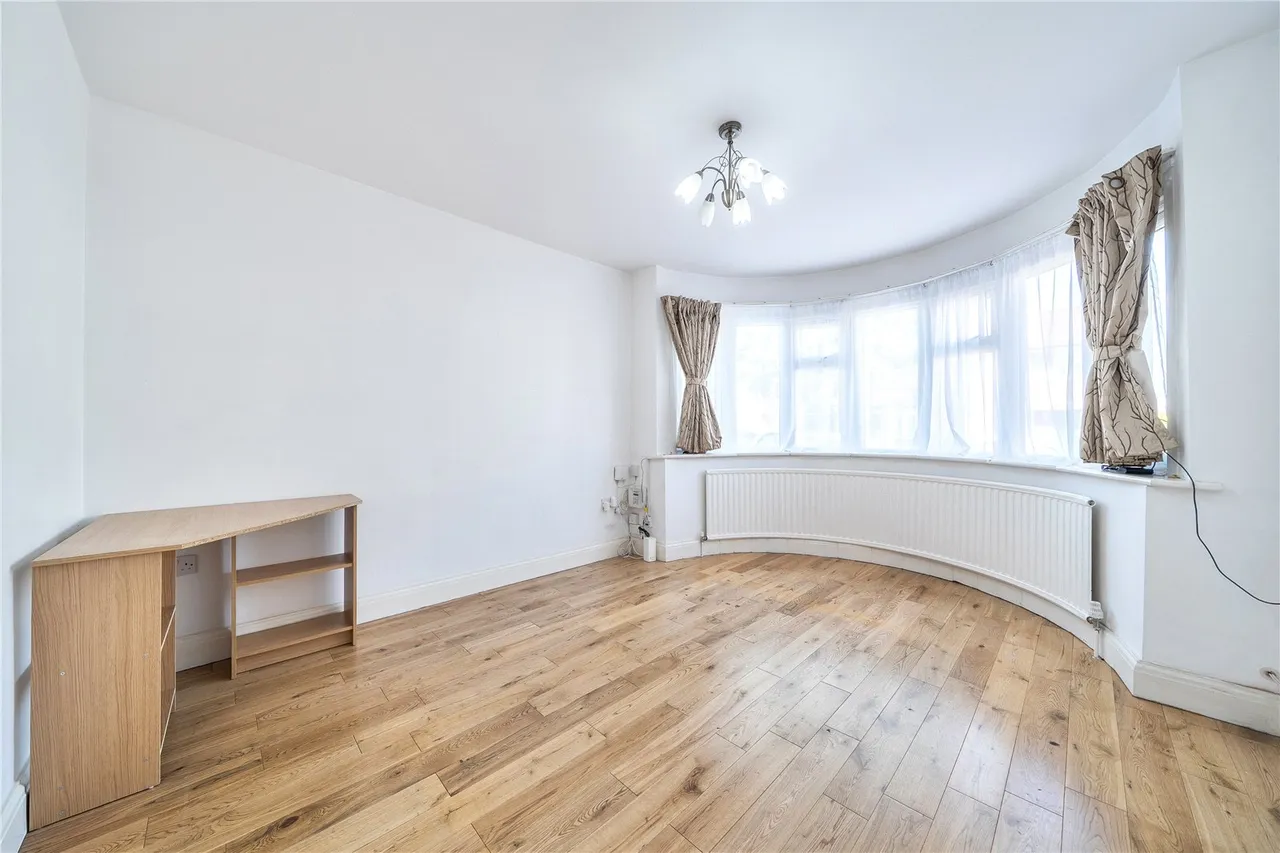 Ravenswood Crescent, Harrow, HA2, photo 12