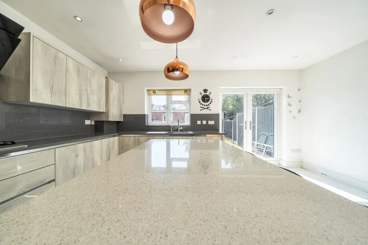 Ravenswood Crescent, Harrow, HA2, photo 40