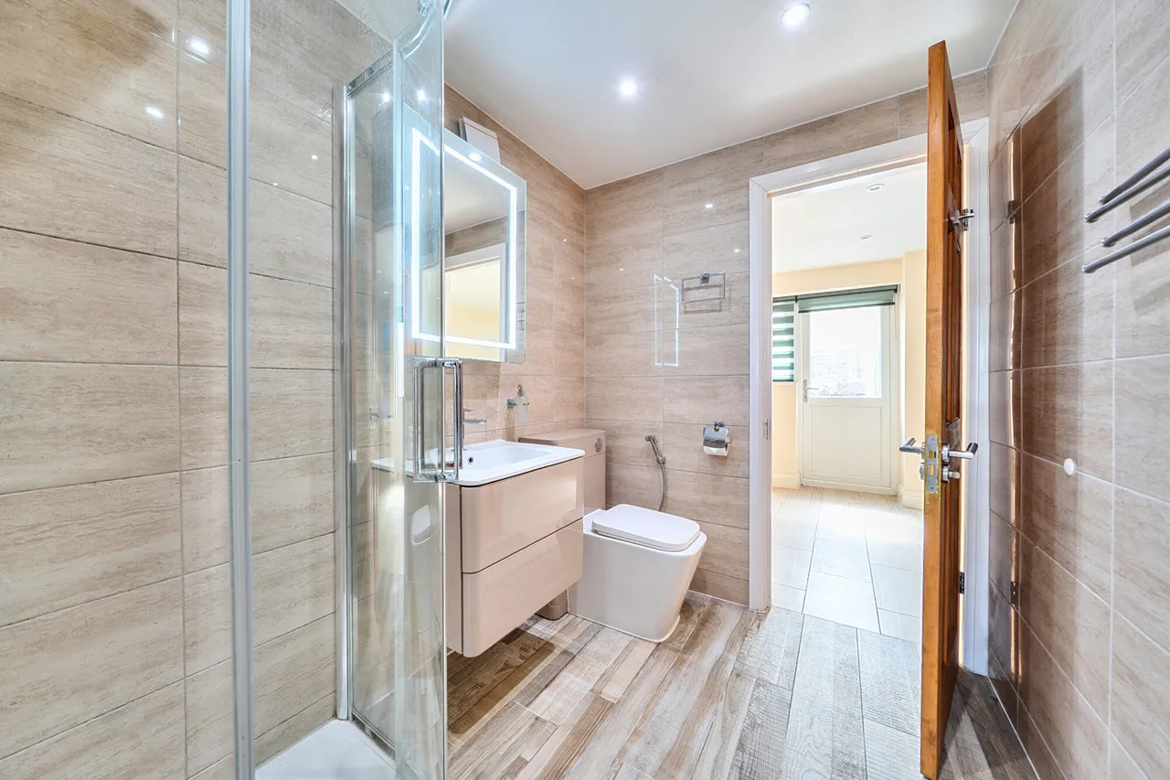 Ravenswood Crescent, Harrow, HA2, photo 22