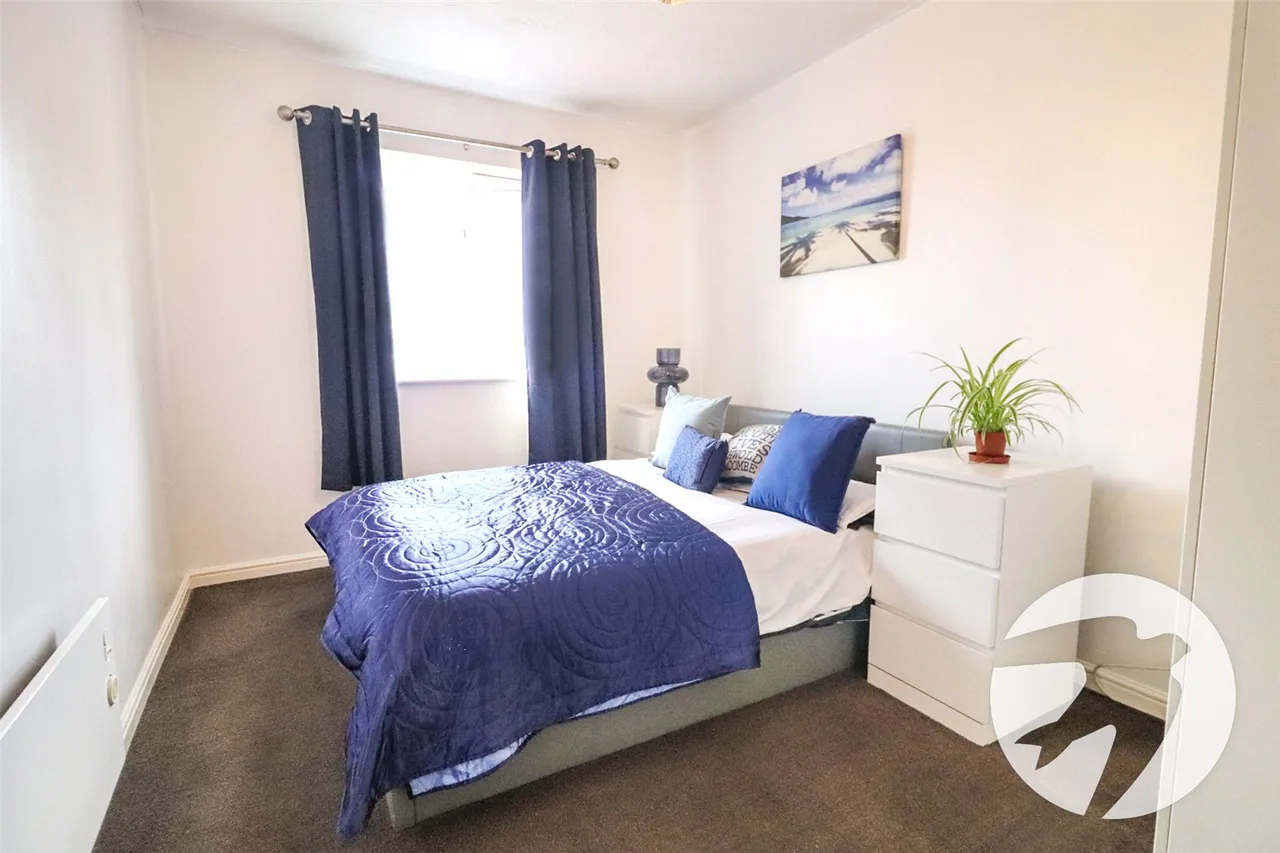 Chandlers Drive, Erith, DA8, photo 8