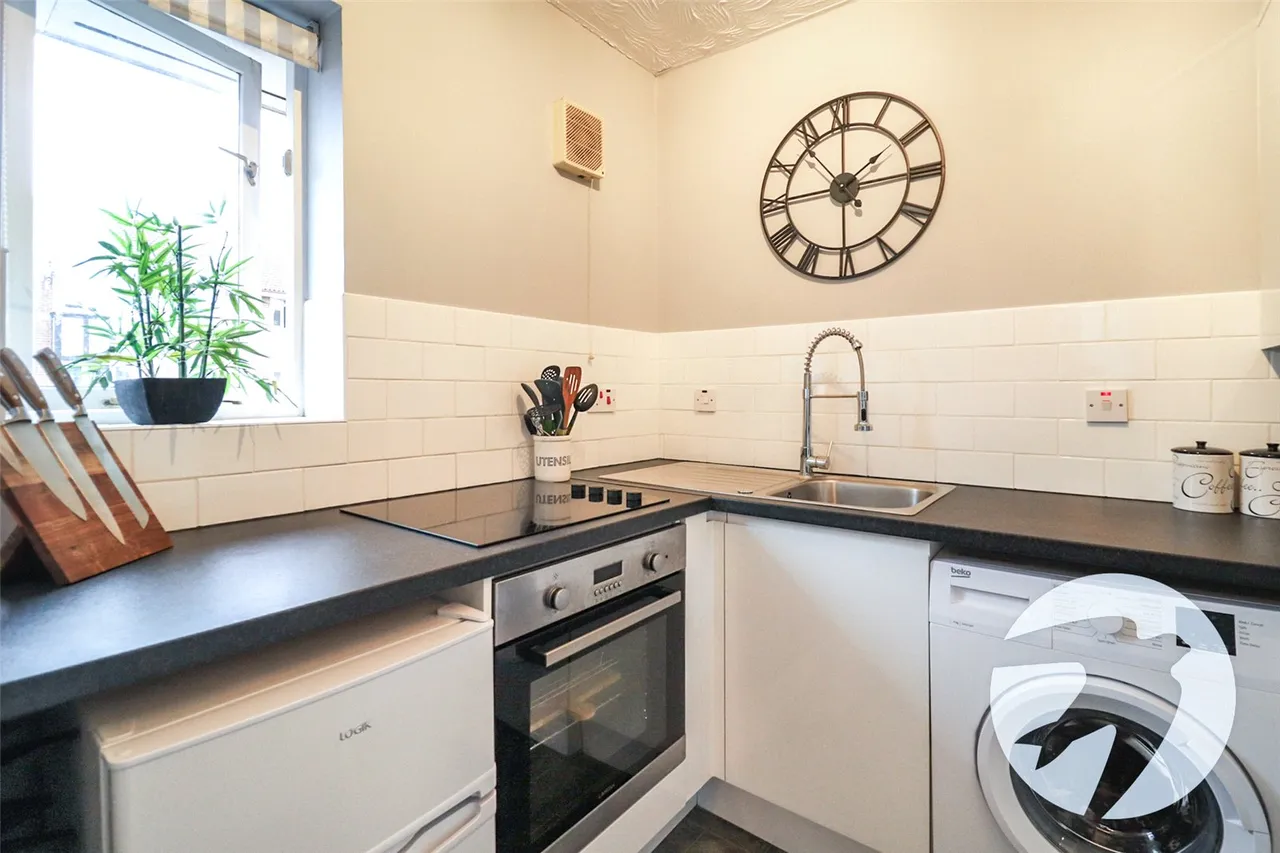Chandlers Drive, Erith, DA8, photo 6