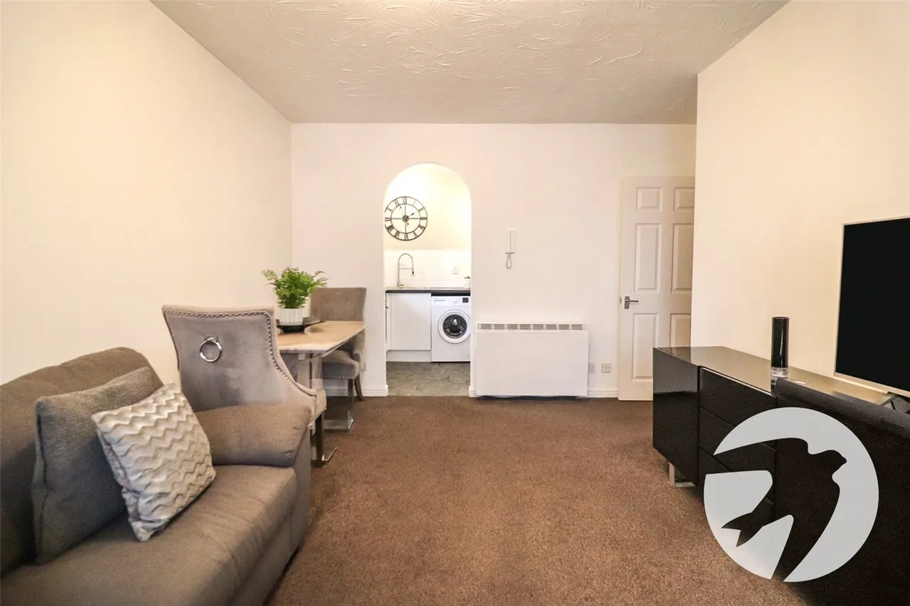 Chandlers Drive, Erith, DA8, photo 4