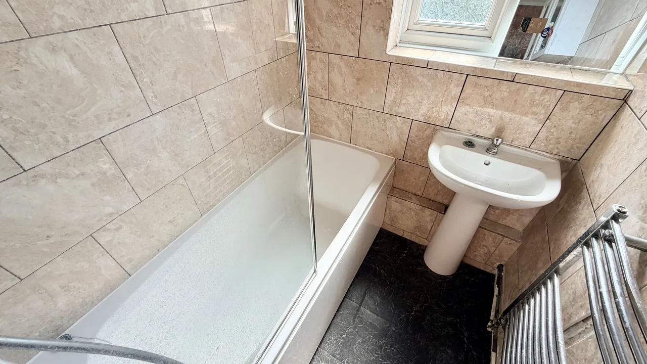 Bader Way, Rainham, RM13 7HU, photo 9
