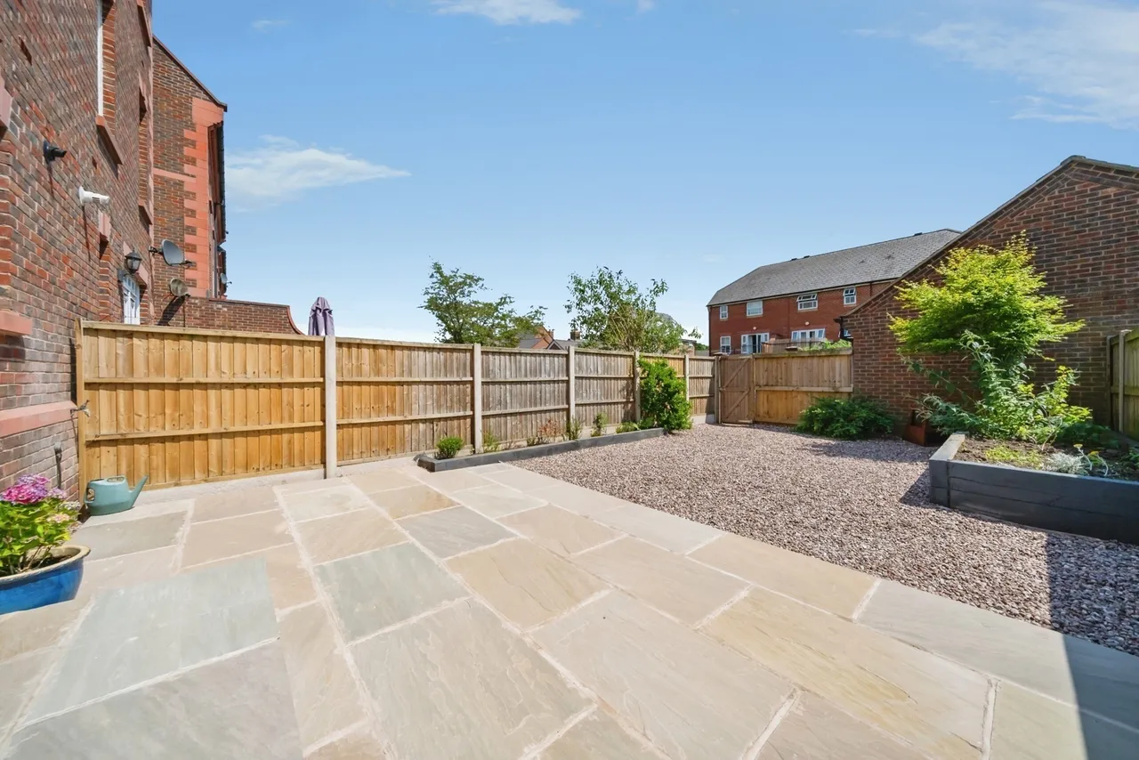 Pewterspear Green Road, Appleton, Warrington, Cheshire, WA4, photo 2
