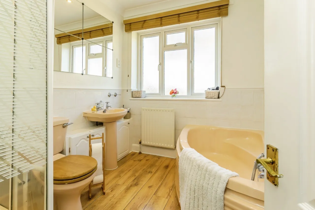 Harewood Gardens, Sanderstead, South Croydon, Surrey, CR2, photo 16