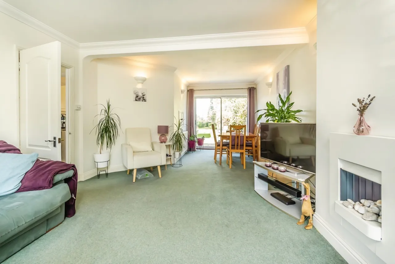 Harewood Gardens, Sanderstead, South Croydon, Surrey, CR2, photo 6
