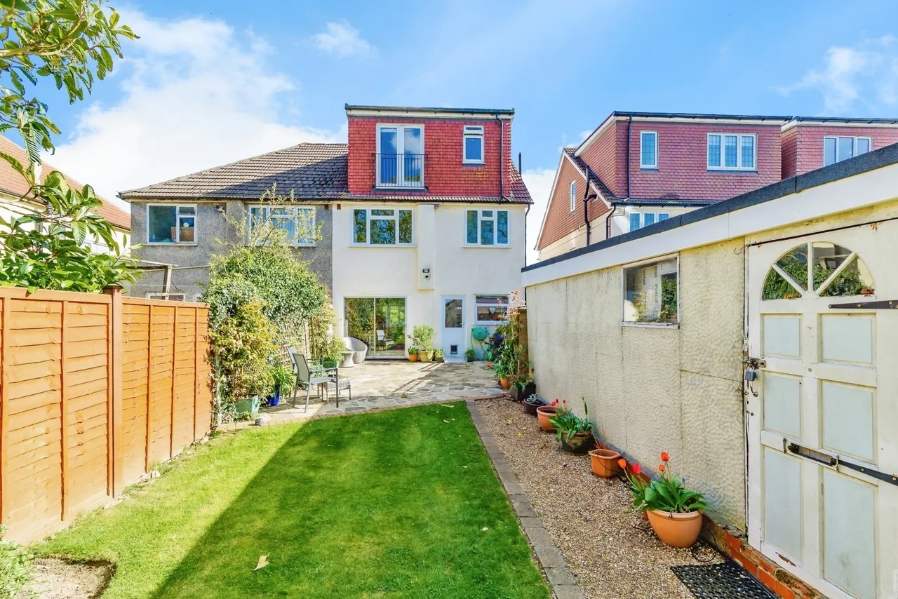 Harewood Gardens, Sanderstead, South Croydon, Surrey, CR2, photo 4