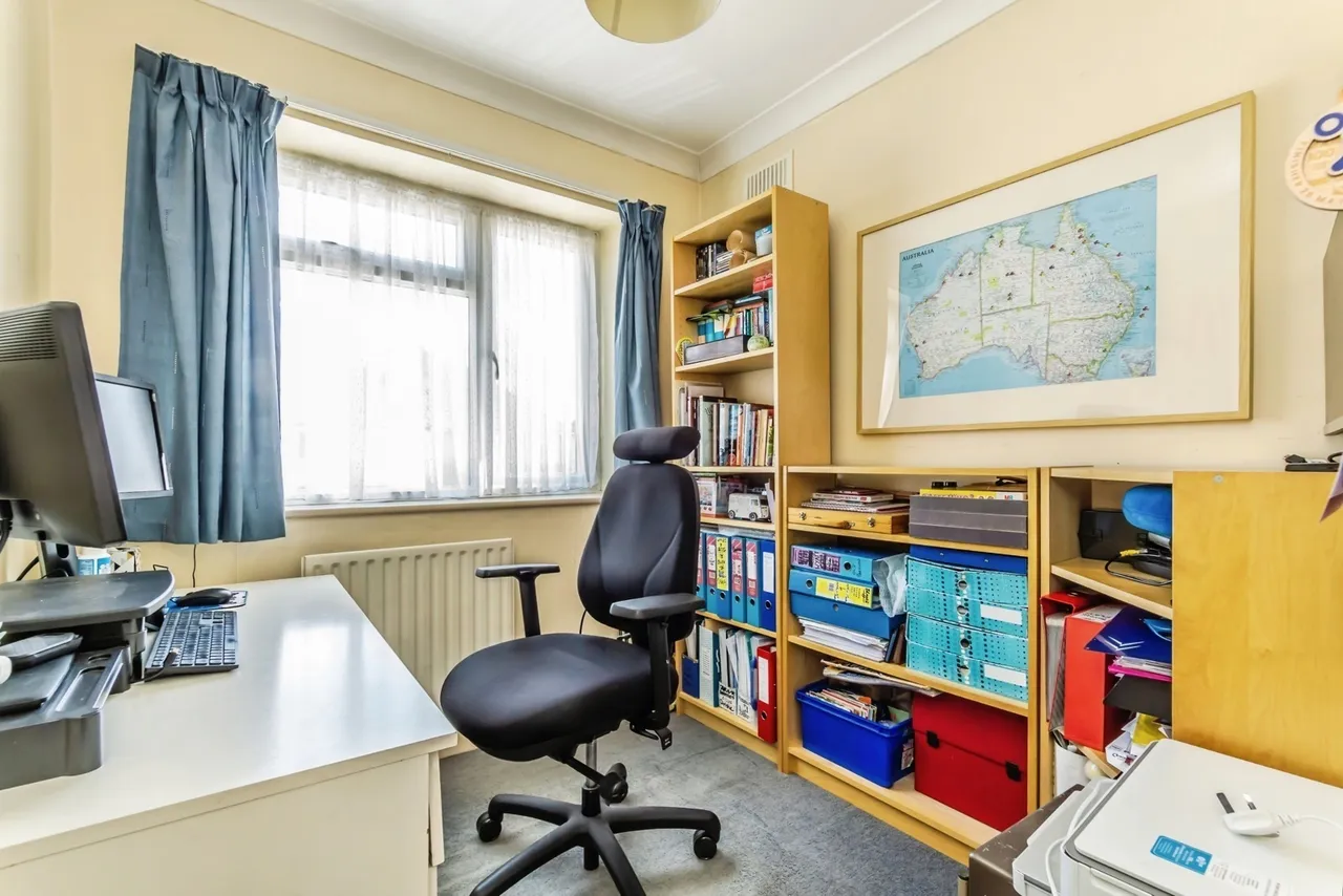Harewood Gardens, Sanderstead, South Croydon, Surrey, CR2, photo 14