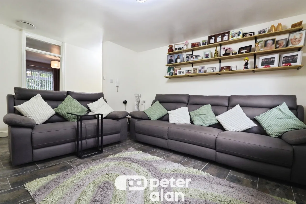 Woodside Court Cardiff, CF14, photo 9