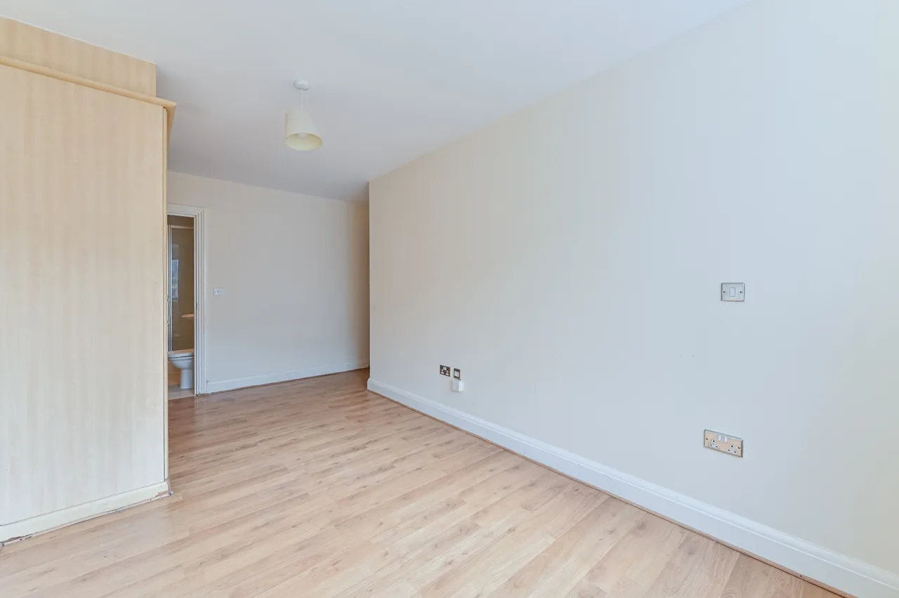 London, SE28, photo 14