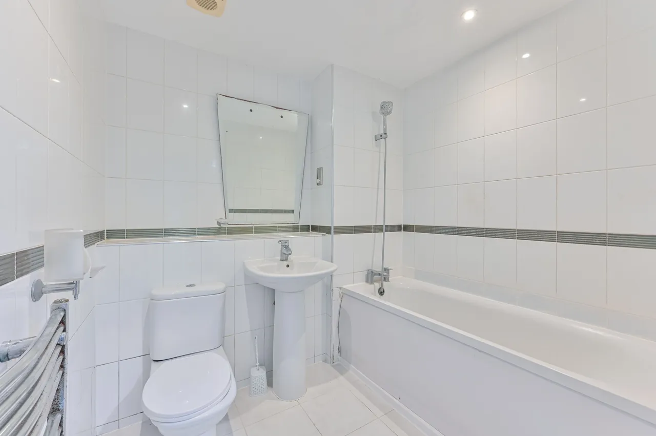 London, SE28, photo 7