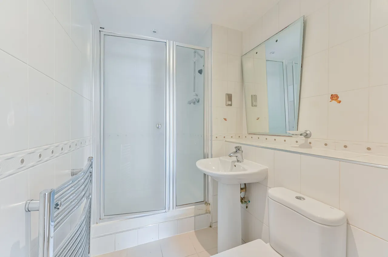 London, SE28, photo 15