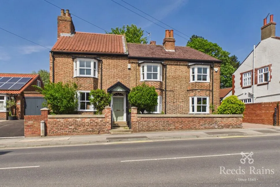 5 bed house for sale — The Green, Acomb, North Yorkshire, YO26