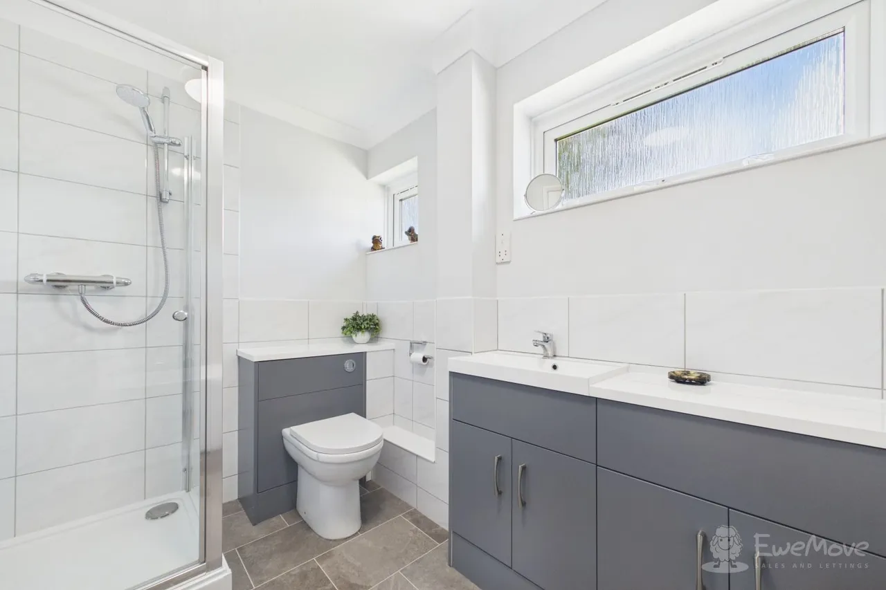 Elizabeth Drive, Capel-Le-Ferne, CT18, photo 11