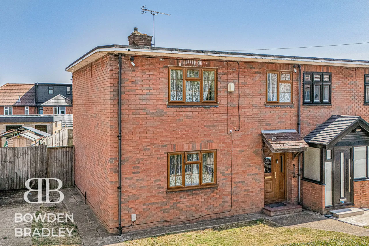 3 bed house for sale — Crossbow Road, Chigwell, IG7