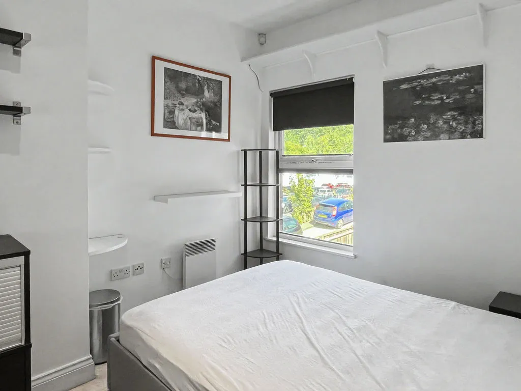 London Road, High Wycombe HP11 1BT, photo 6