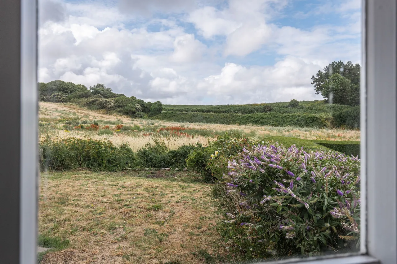 Delightful Sidestrand Cottage, Full o, photo 7