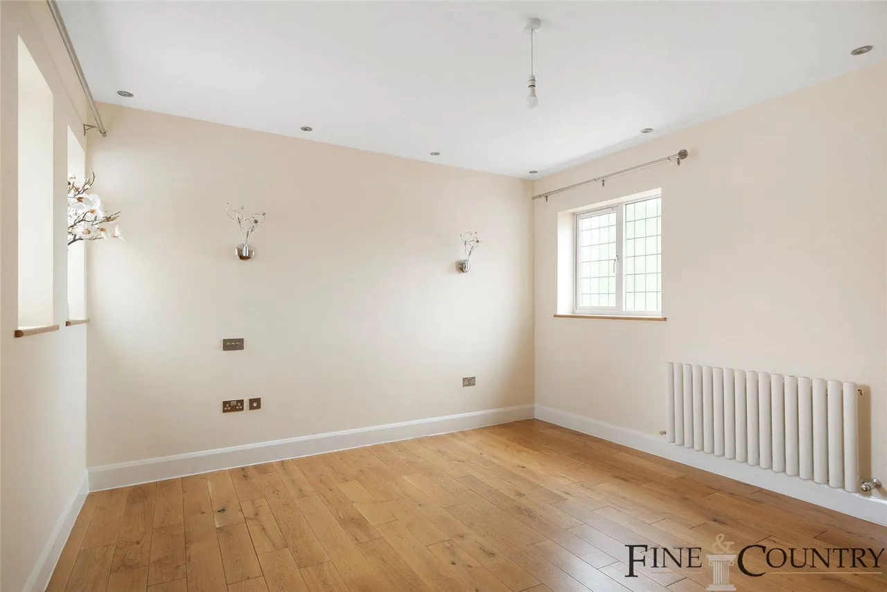 Sidmouth Road, London, photo 16