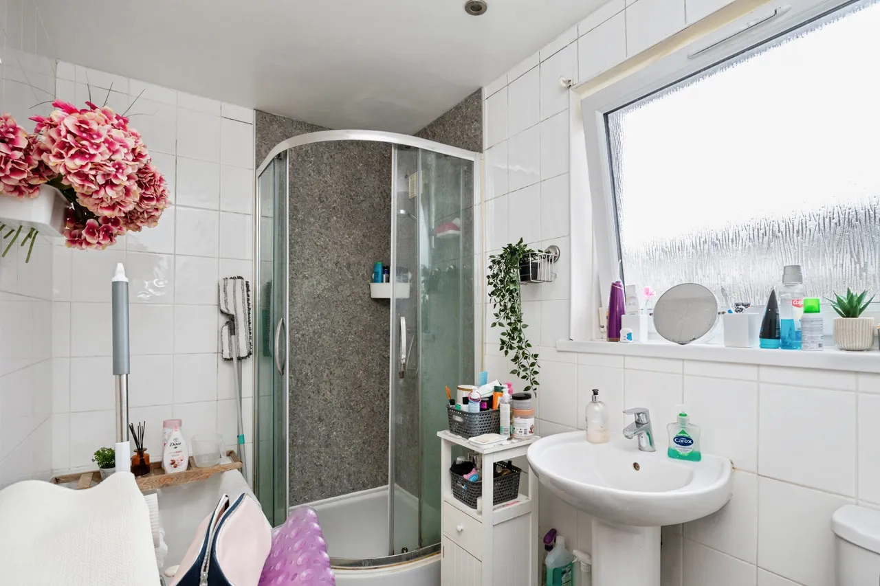 Carroll Close, London, E15, photo 15