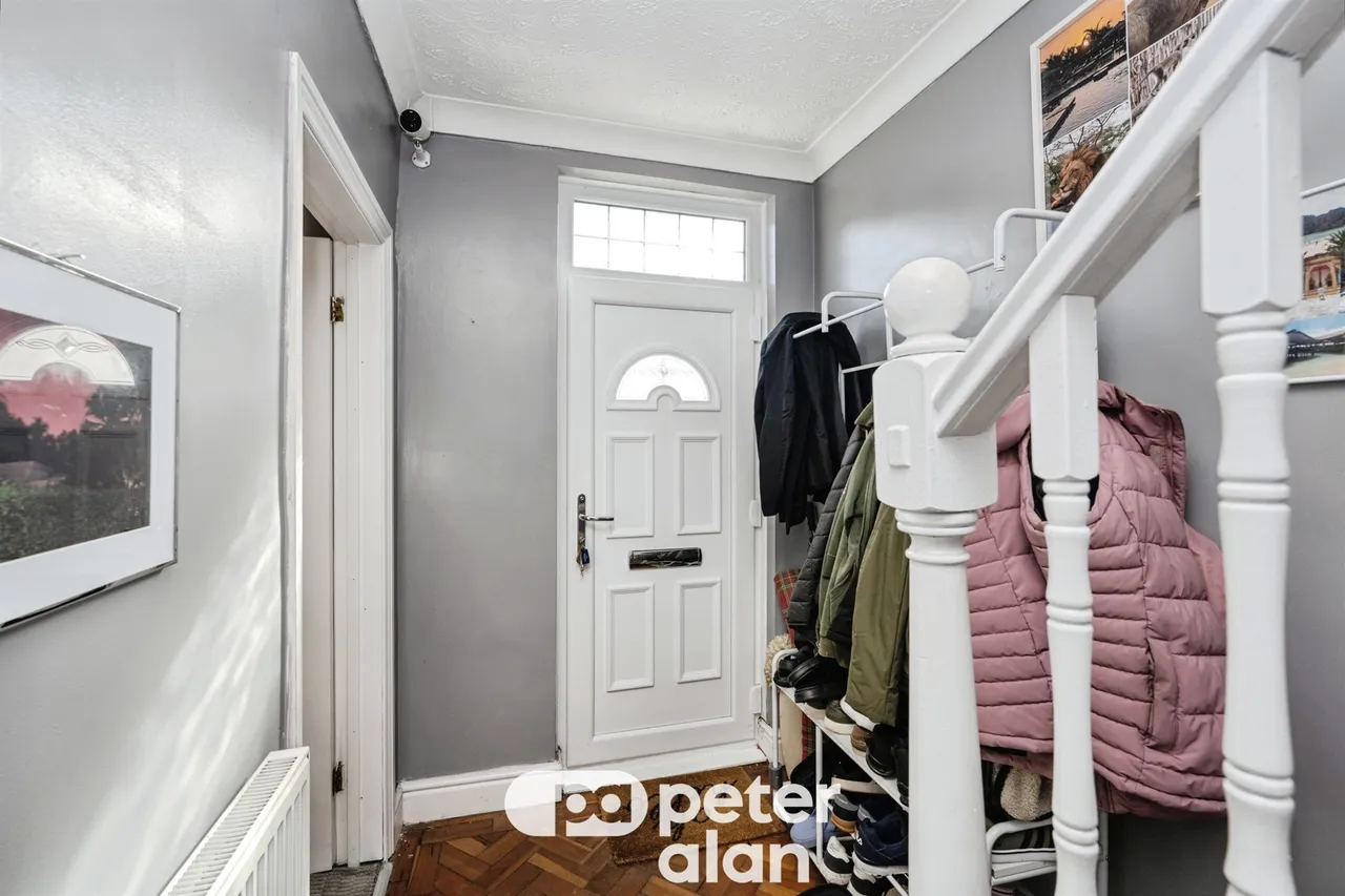 Victoria Street, Neath, SA11, photo 15