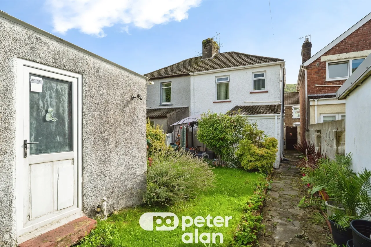Victoria Street, Neath, SA11, photo 13