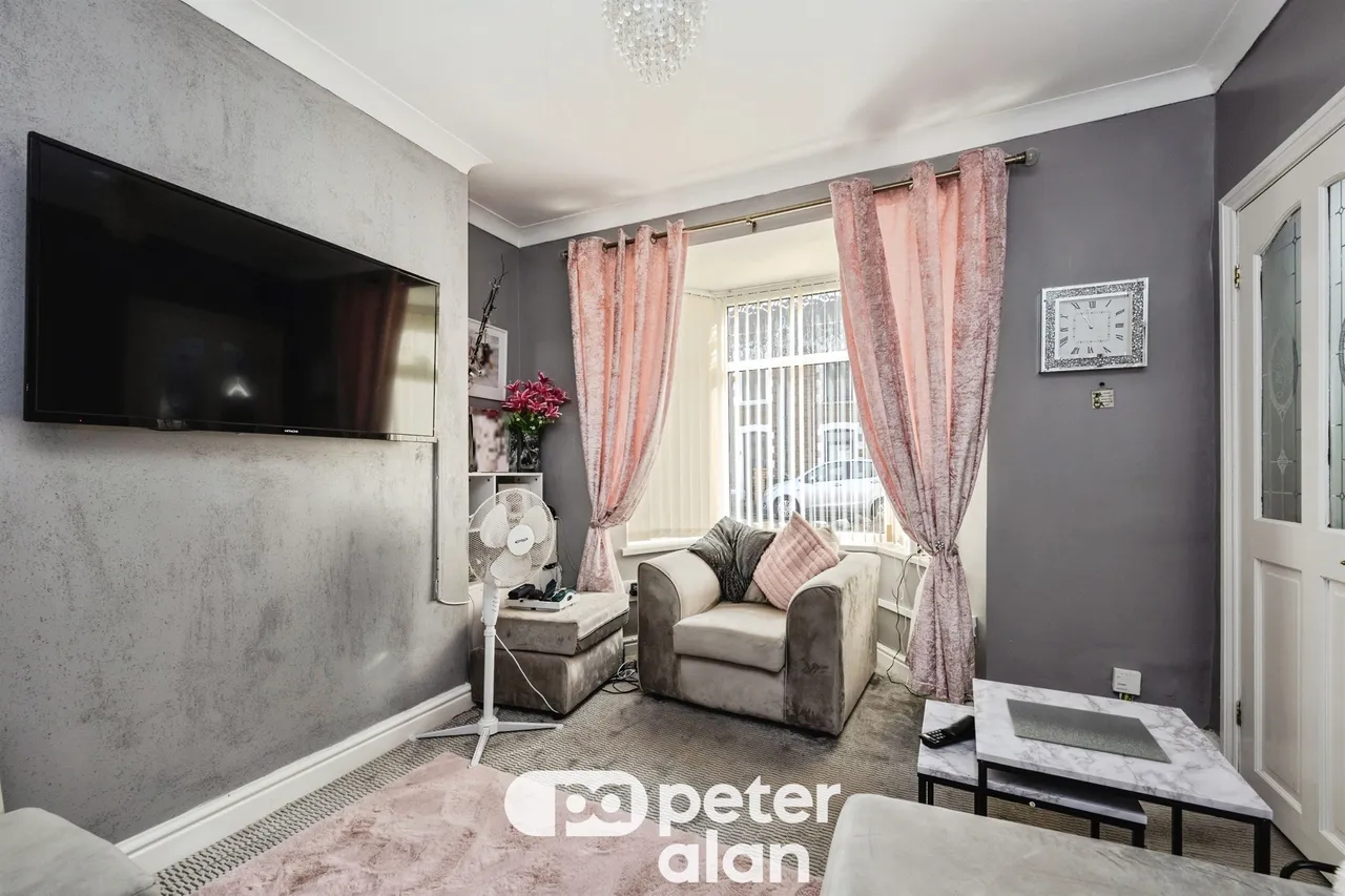 Victoria Street, Neath, SA11, photo 11
