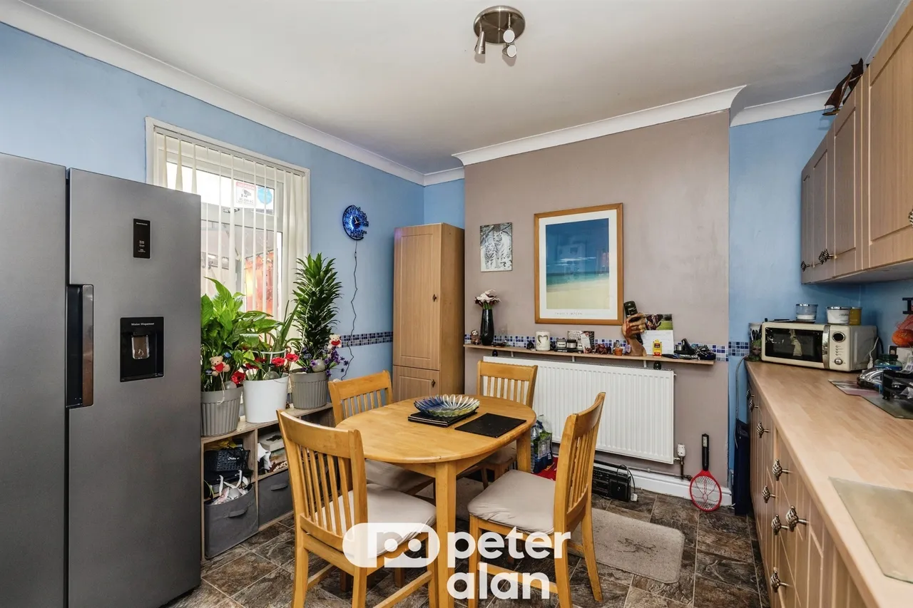 Victoria Street, Neath, SA11, photo 6